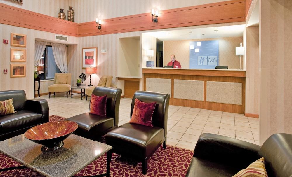 Holiday Inn Express Hotel Germantown - Northwest Milwaukee, An Ihg Hotel מראה חיצוני תמונה