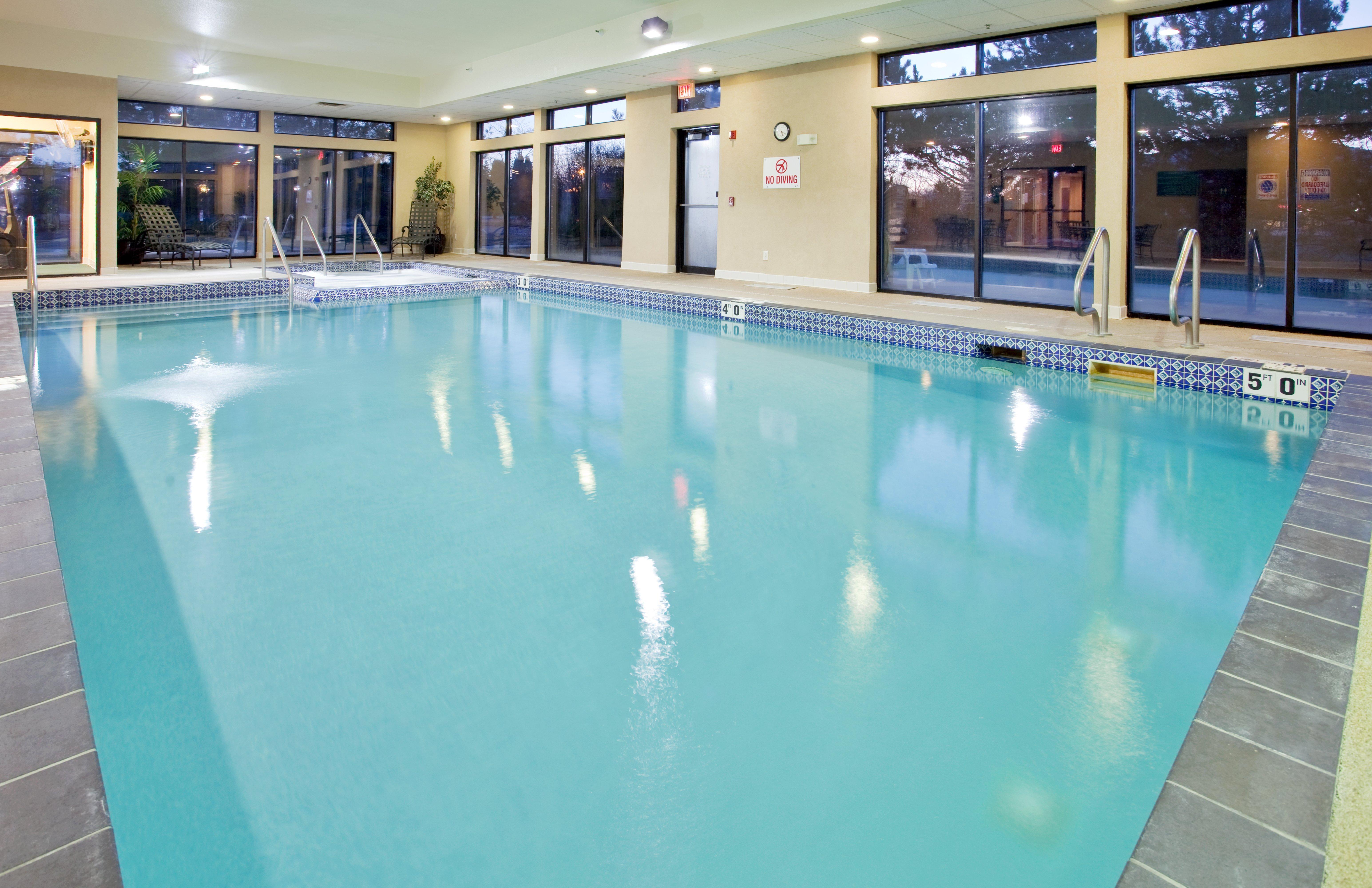 Holiday Inn Express Hotel Germantown - Northwest Milwaukee, An Ihg Hotel מראה חיצוני תמונה