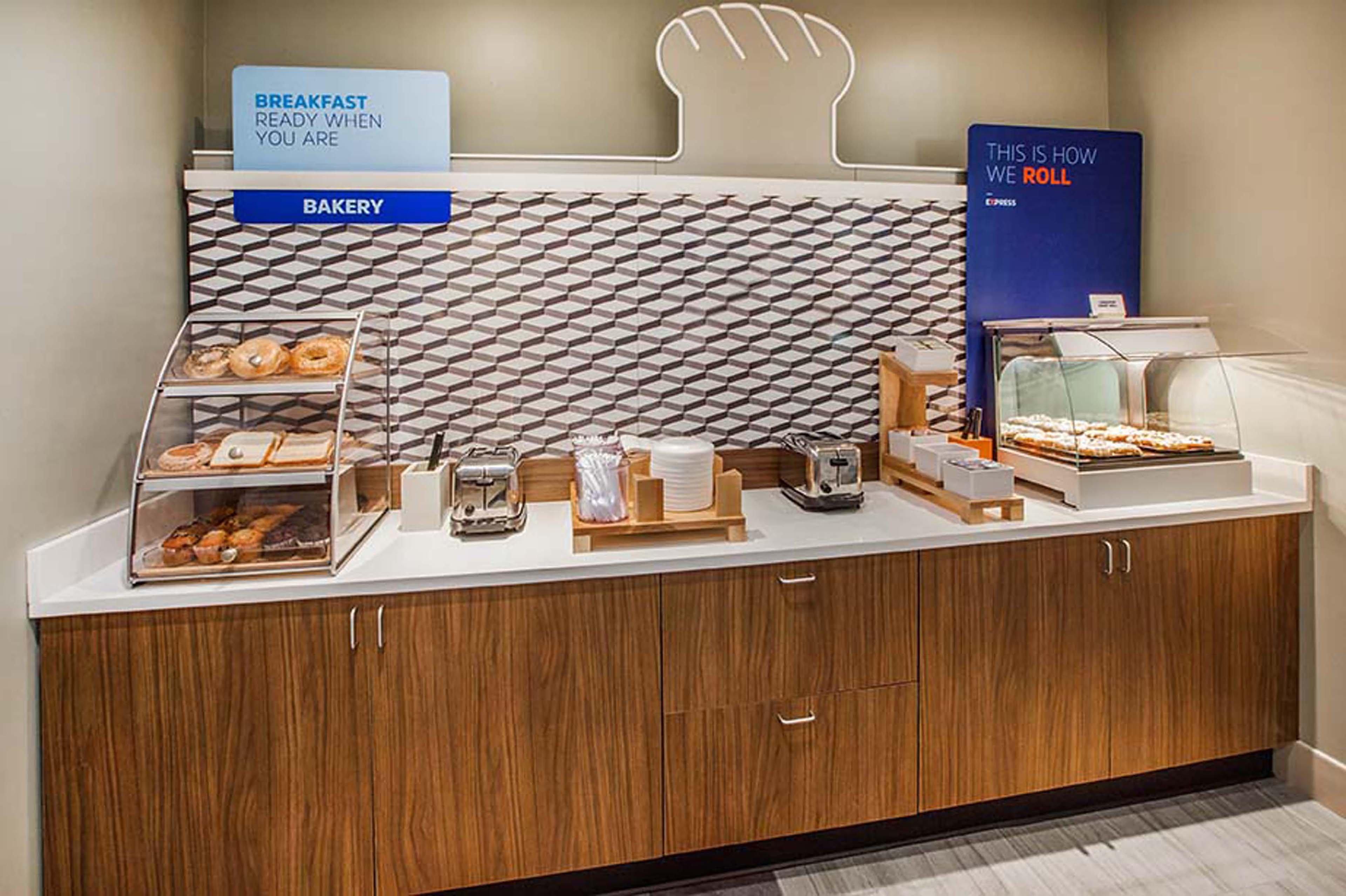 Holiday Inn Express Hotel Germantown - Northwest Milwaukee, An Ihg Hotel מראה חיצוני תמונה