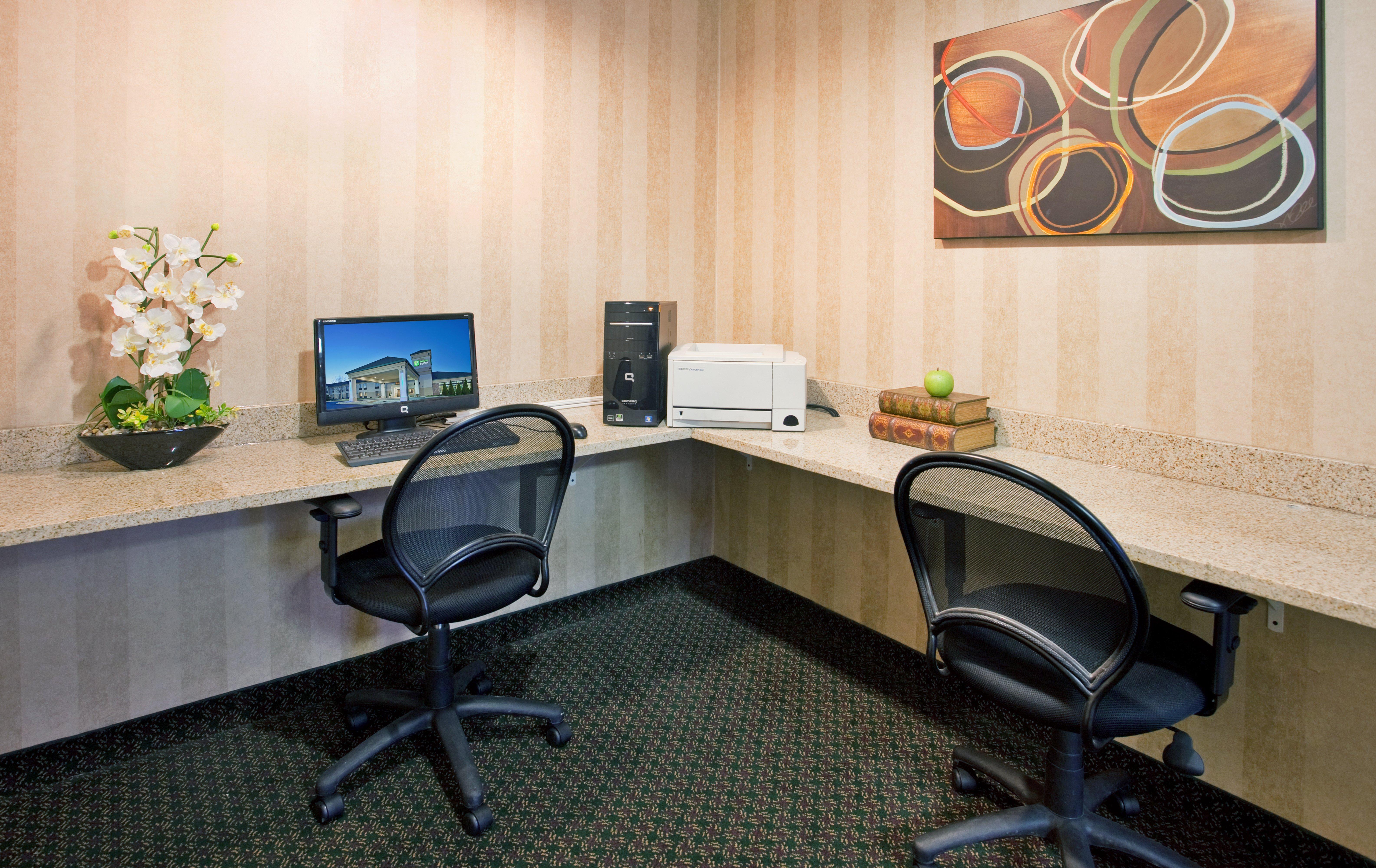 Holiday Inn Express Hotel Germantown - Northwest Milwaukee, An Ihg Hotel מראה חיצוני תמונה