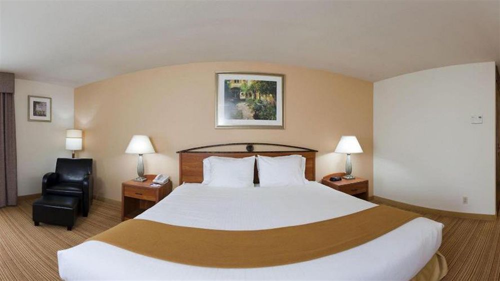 Holiday Inn Express Hotel Germantown - Northwest Milwaukee, An Ihg Hotel מראה חיצוני תמונה